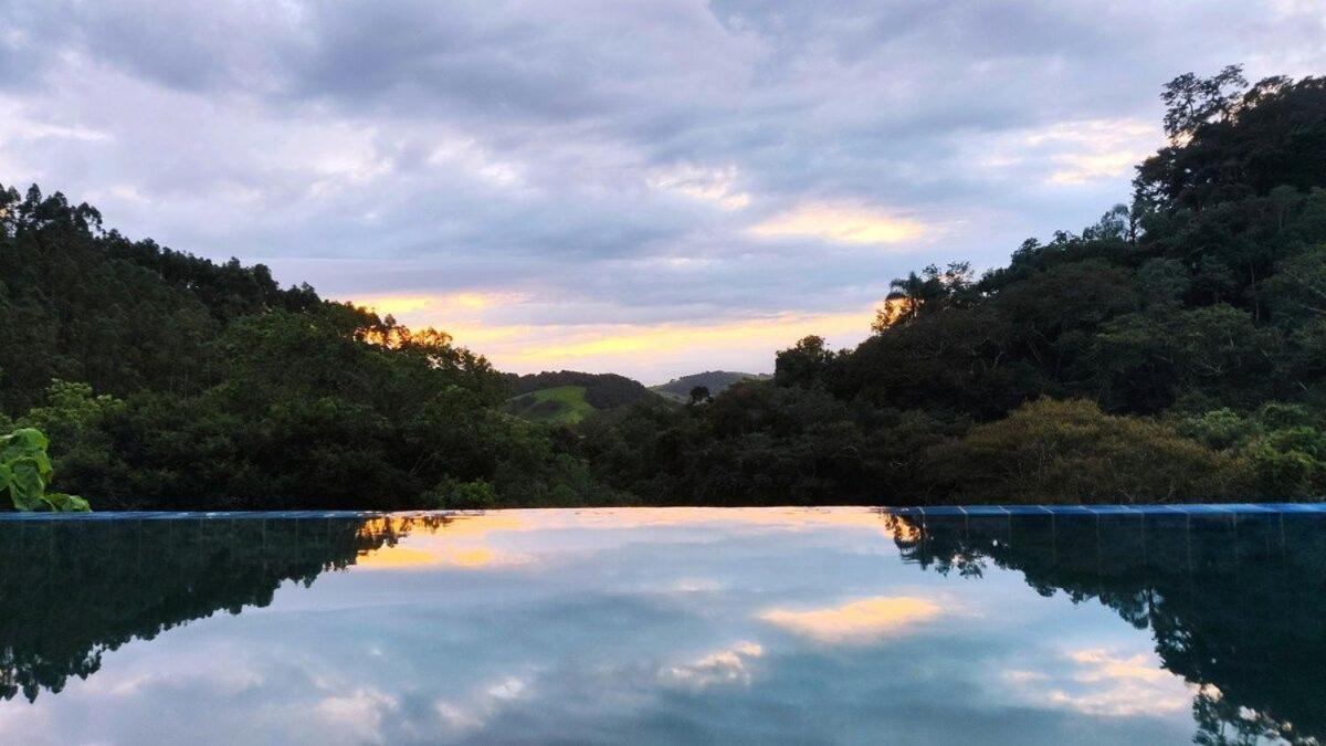 Chale Do Lago Super Luxo Cunha Exteriér fotografie